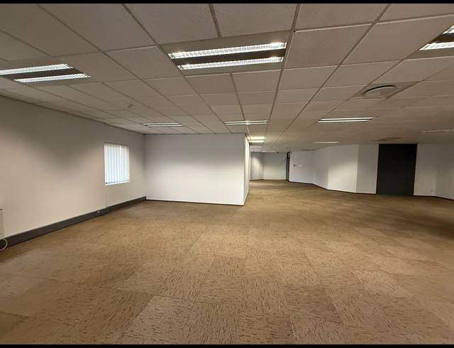 327M² OFFICE TO LET IN PARKTOWN